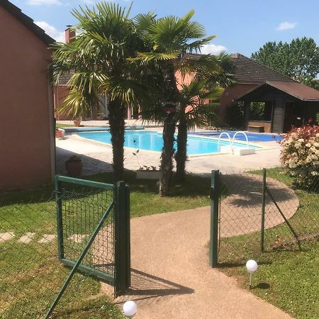Chambres D'Hotes La Coloniale Varetz Buitenkant foto