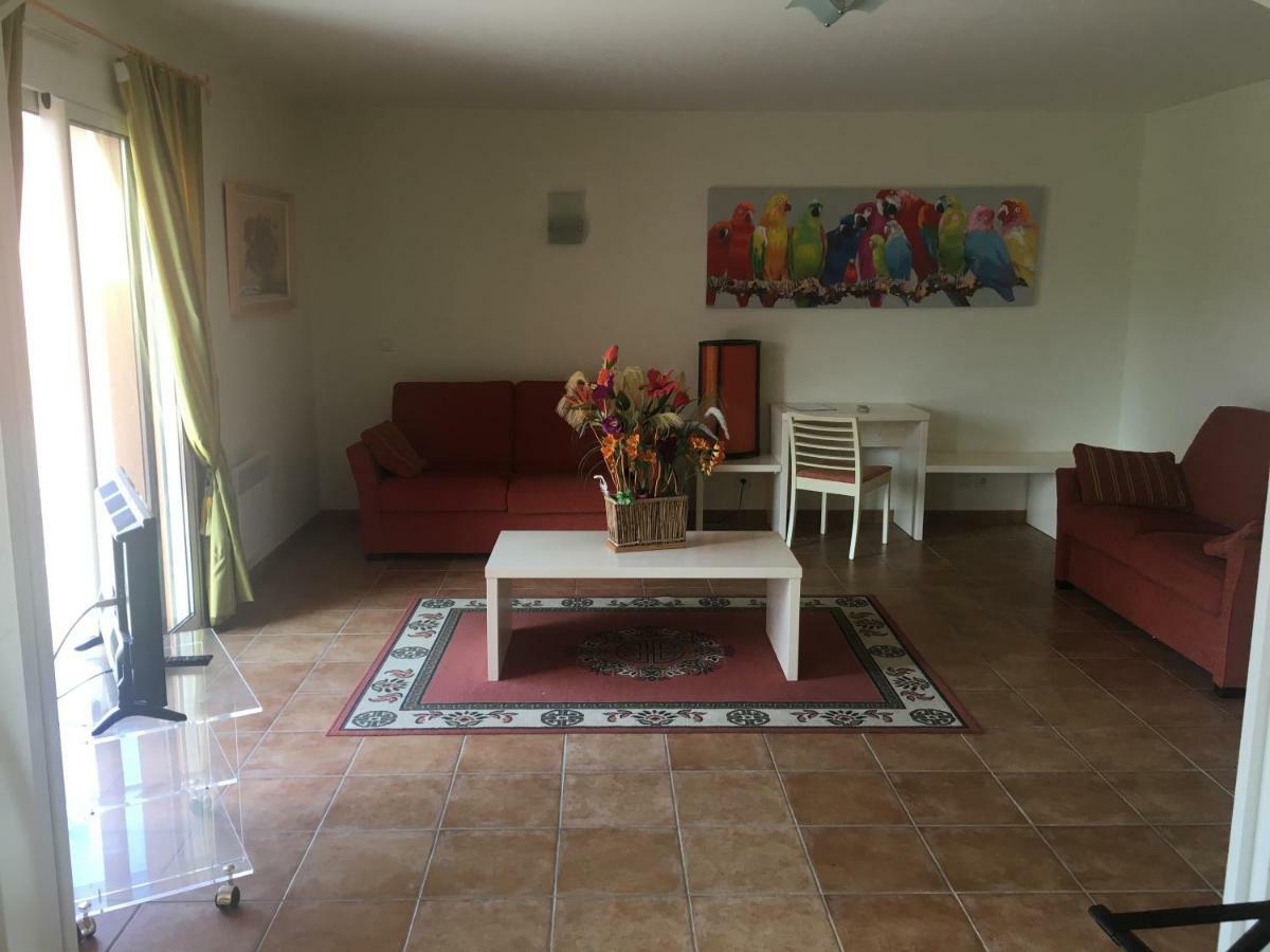 Chambres D'Hotes La Coloniale Varetz Buitenkant foto